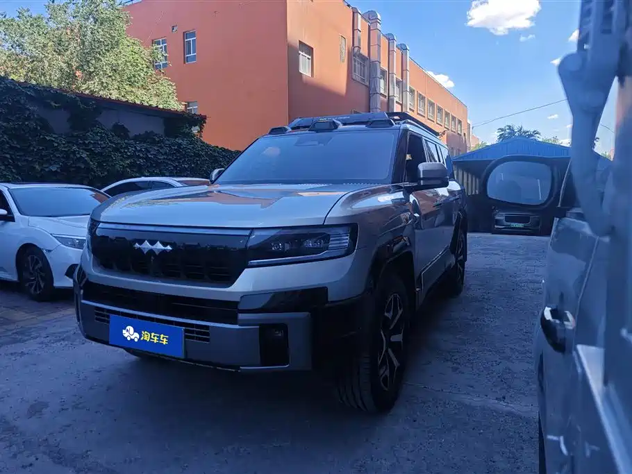 Fang Cheng Bao Leopard 8 2025 Zhiyong Flagship 6-Seater
