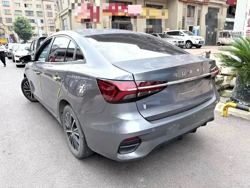 Фото 7 - Roewe i5