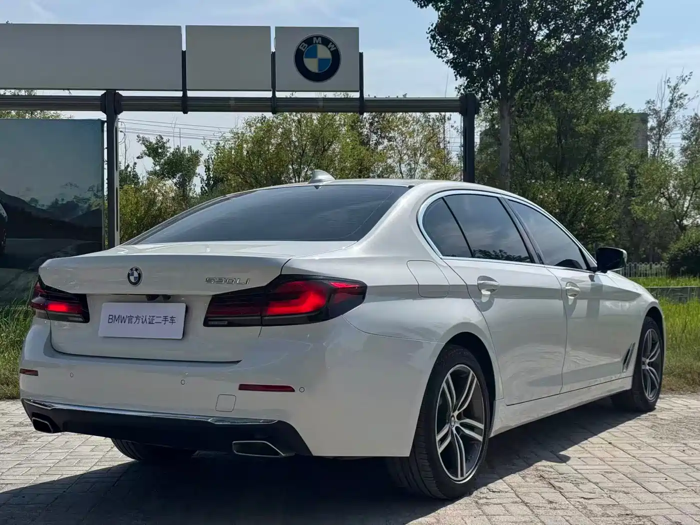 Фото 3 - BMW 5 Series