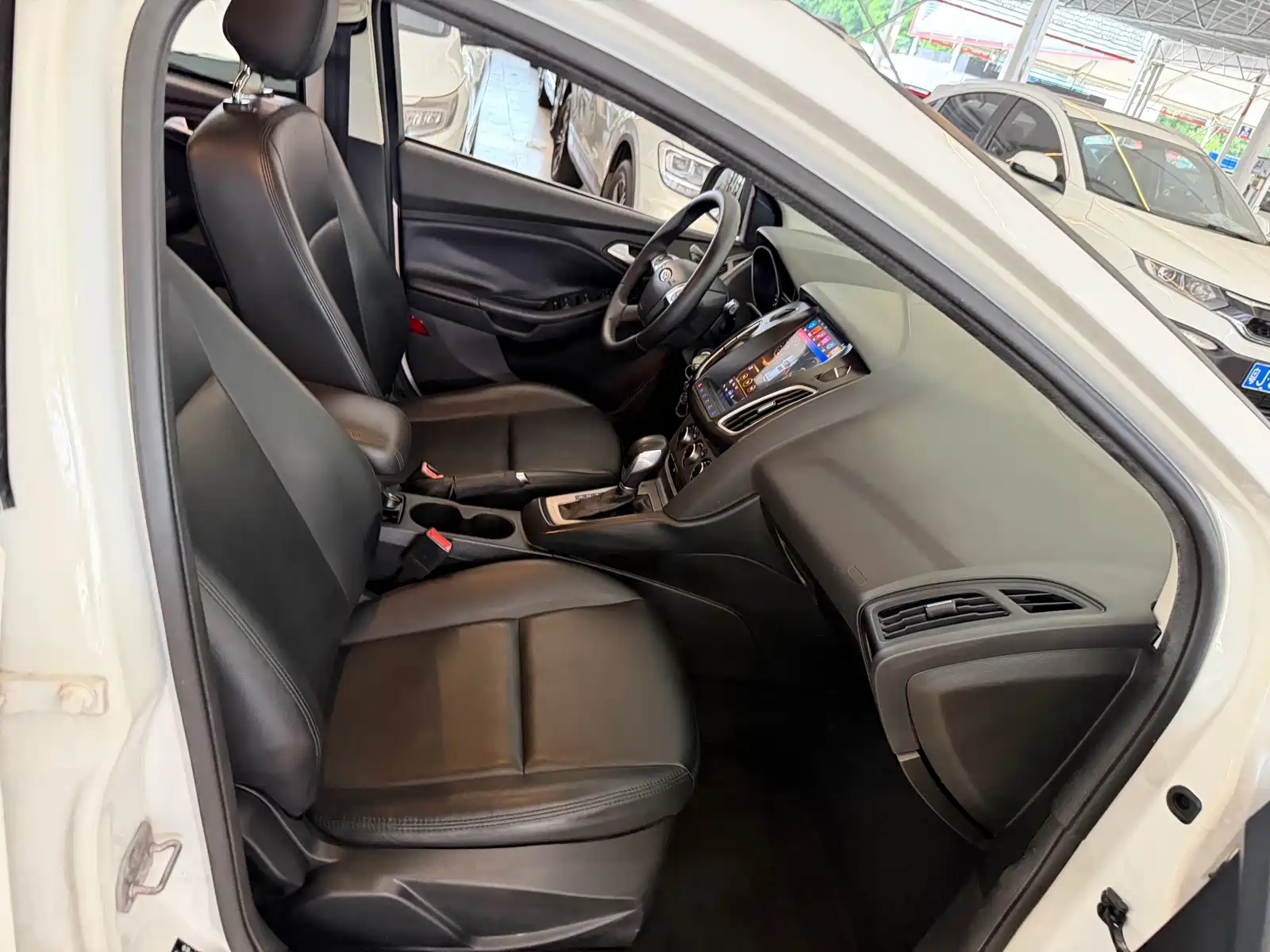 Фото 16 - Ford Focus