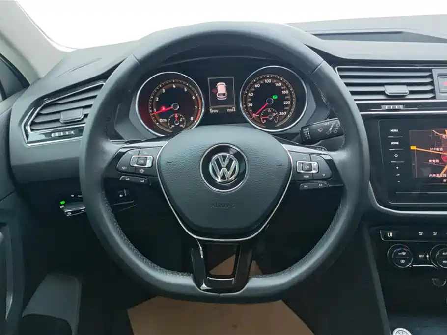 Volkswagen Tiguan L 2019 Facelift 330TSI Auto 2WD Panorama Comfort China VI фото 15