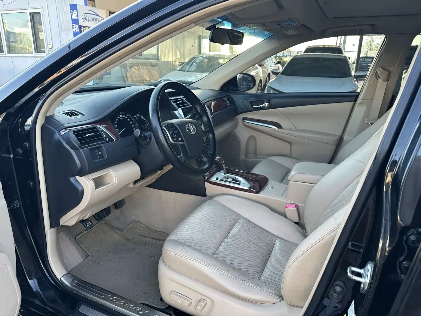 Toyota Camry 2012 2.0G Luxury Edition фото 5