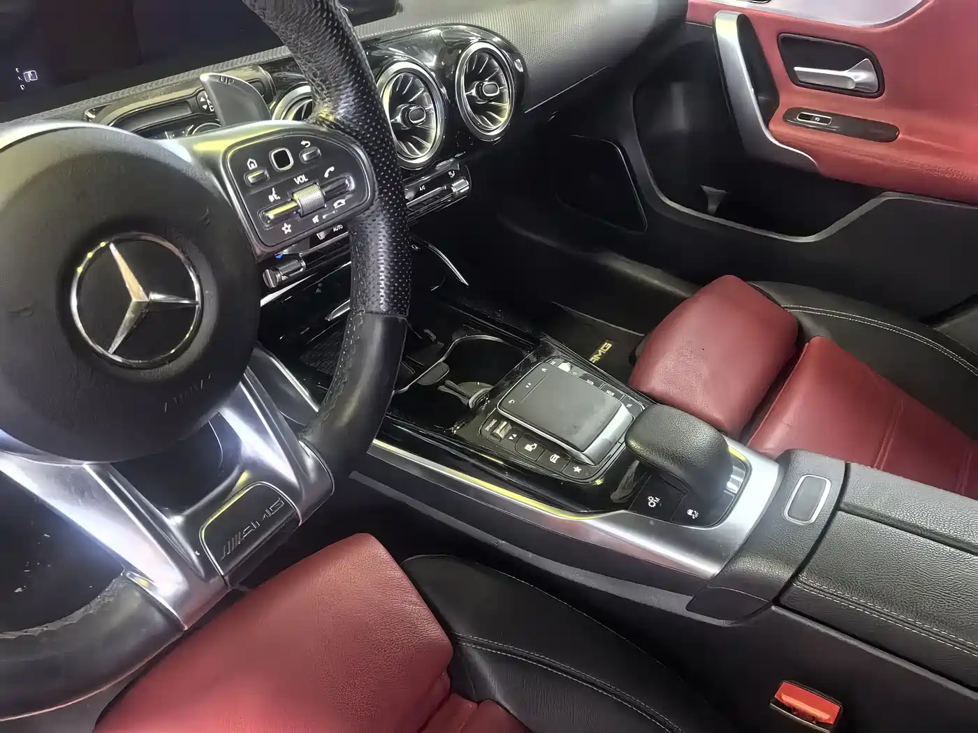 Mercedes-Benz A-Class AMG (Import) 2020 AMG A 35 4MATIC фото 10