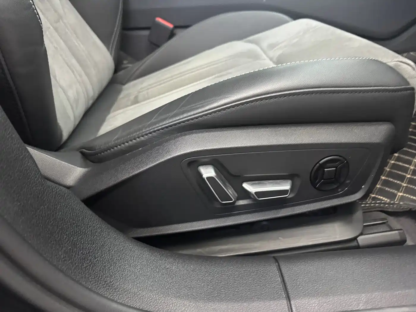 Audi A6L 2024 40 TFSI Luxury Dynamic фото 9