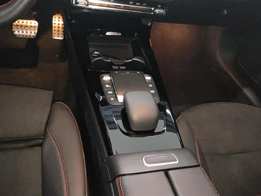 Mercedes-Benz CLA (Import) 2022 CLA 200 фото 16