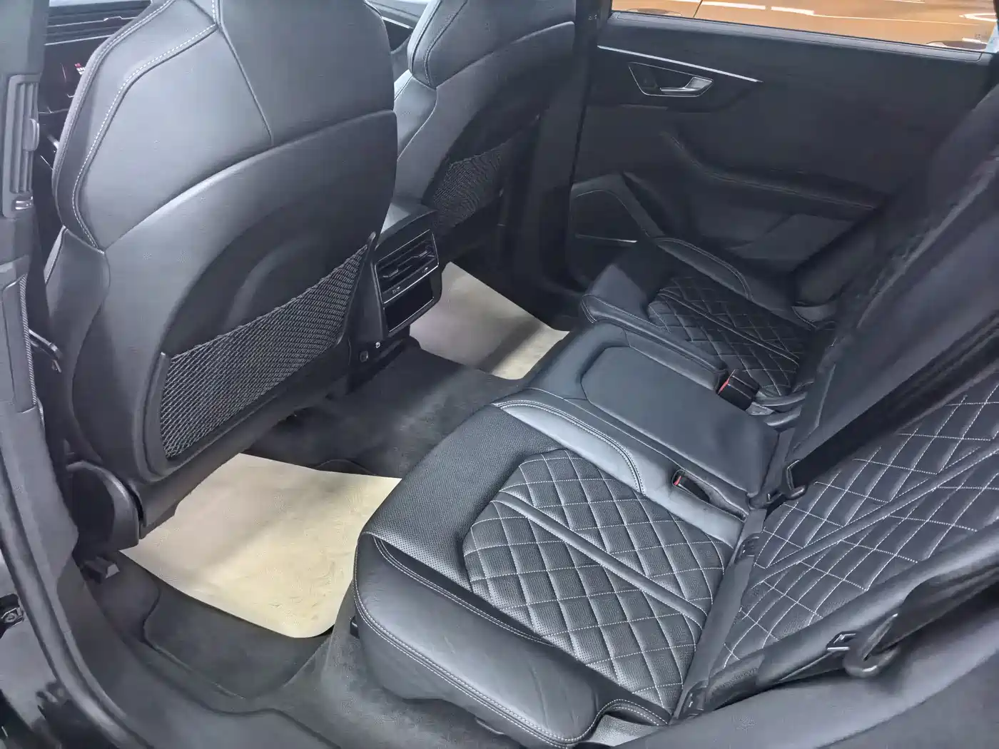 Audi Q8 2021 Model 55 TFSI Exclusive Dynamic фото 9