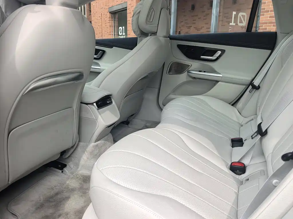 Mercedes-Benz EQE 2025 2025 Model 500 4MATIC Luxury Edition