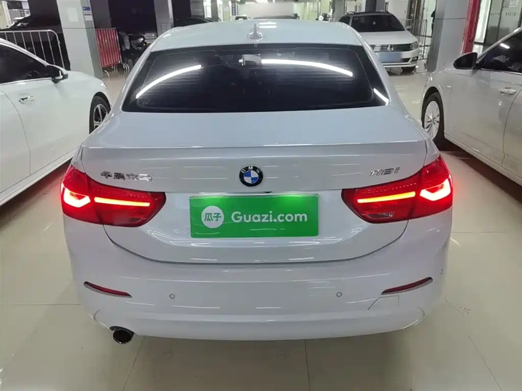 BMW 1 Series 2019 118i Fashion Edition фото 6