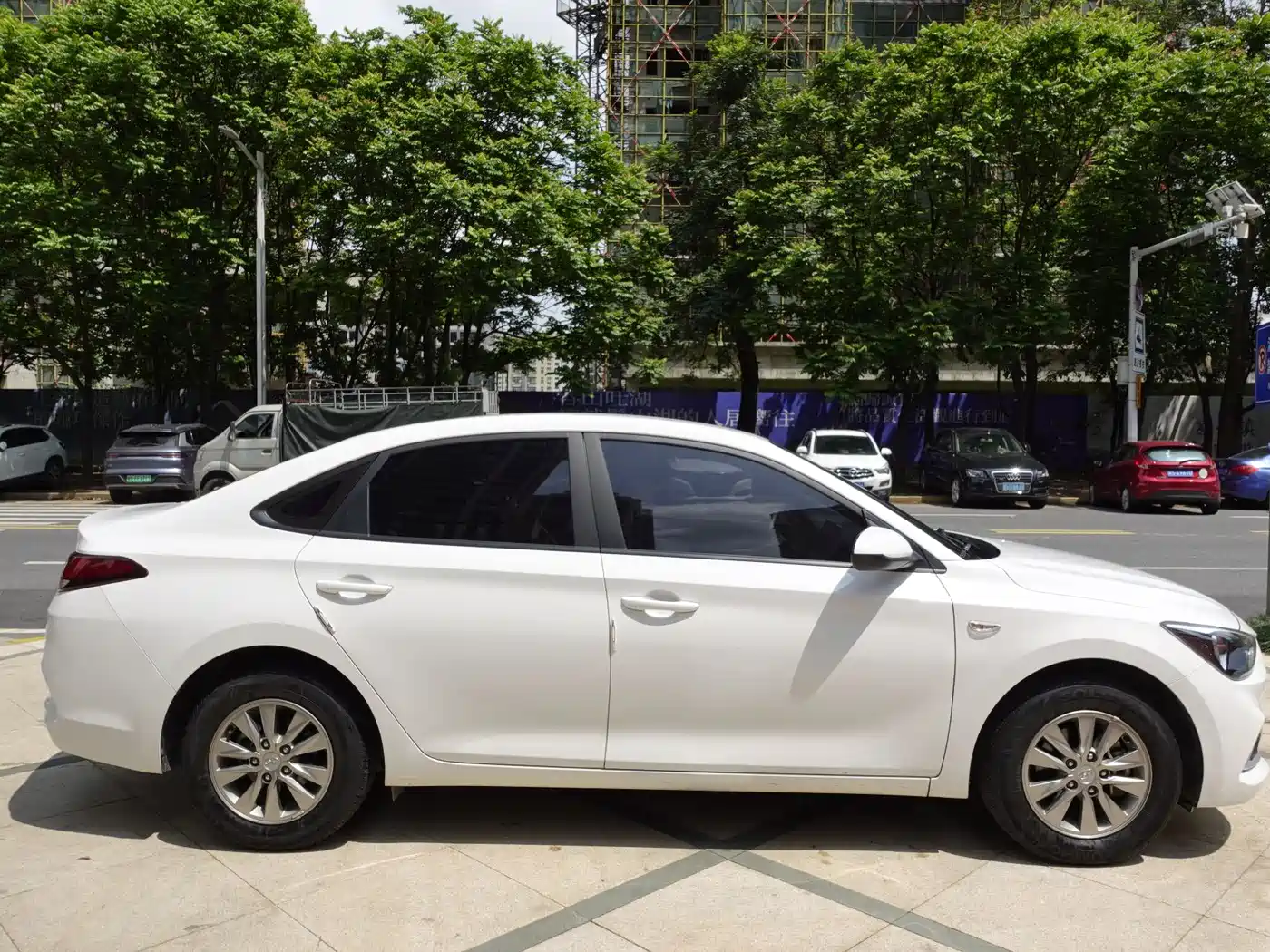 Hyundai Elantra 2018 1.6L Automatic Pleasing Edition GL China VI фото 5