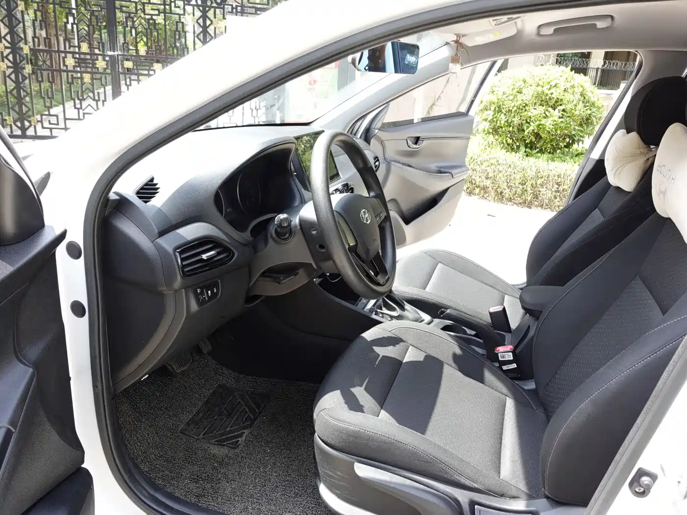 Hyundai Elantra 2018 1.6L Automatic Pleasing Edition GL China VI фото 12