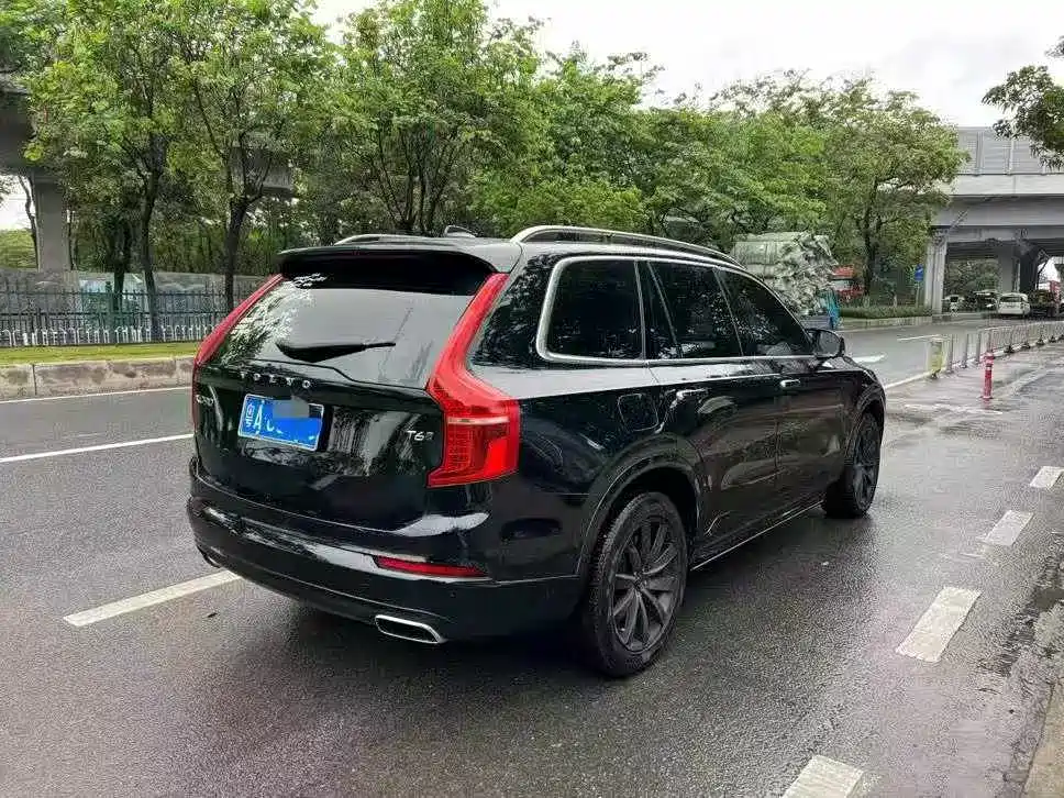 Фото 4 - Volvo XC90