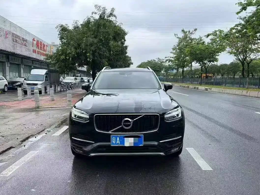 Фото 2 - Volvo XC90