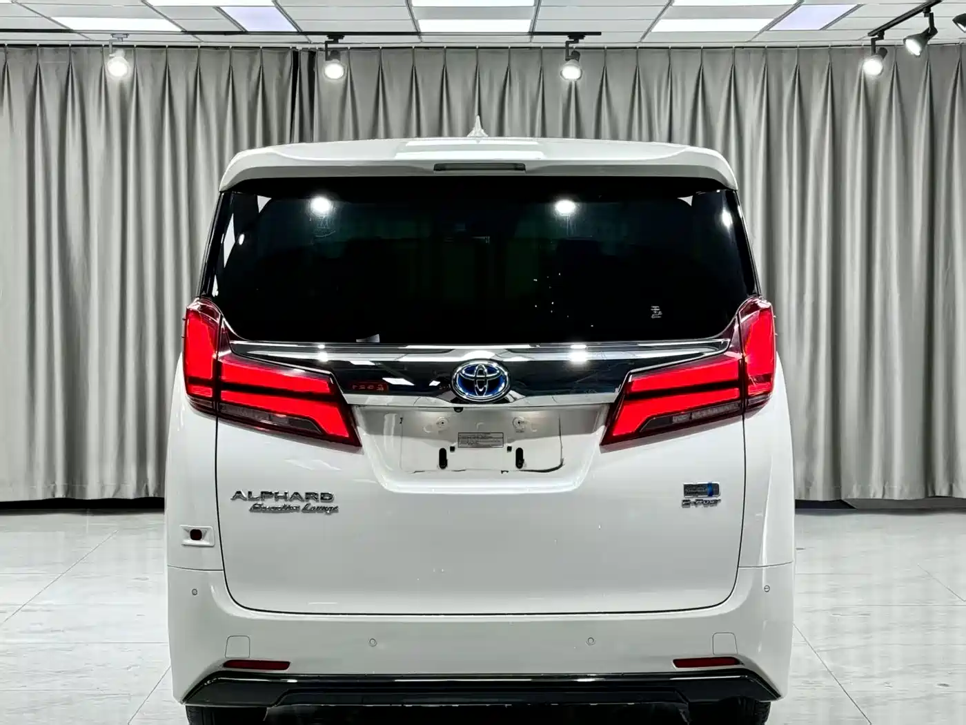 Toyota Alphard 2020 Hybrid 2.5L Premium Edition фото 12
