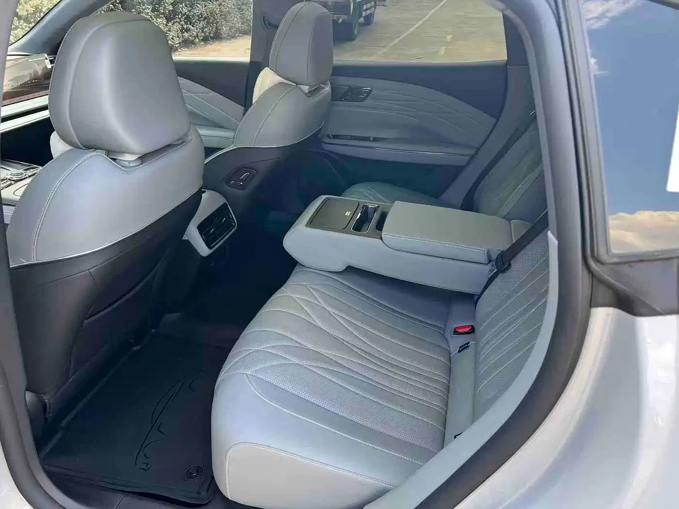 Geely Galaxy Galaxy E8 2025 700km Long Voyage Smart Drive Edition фото 6