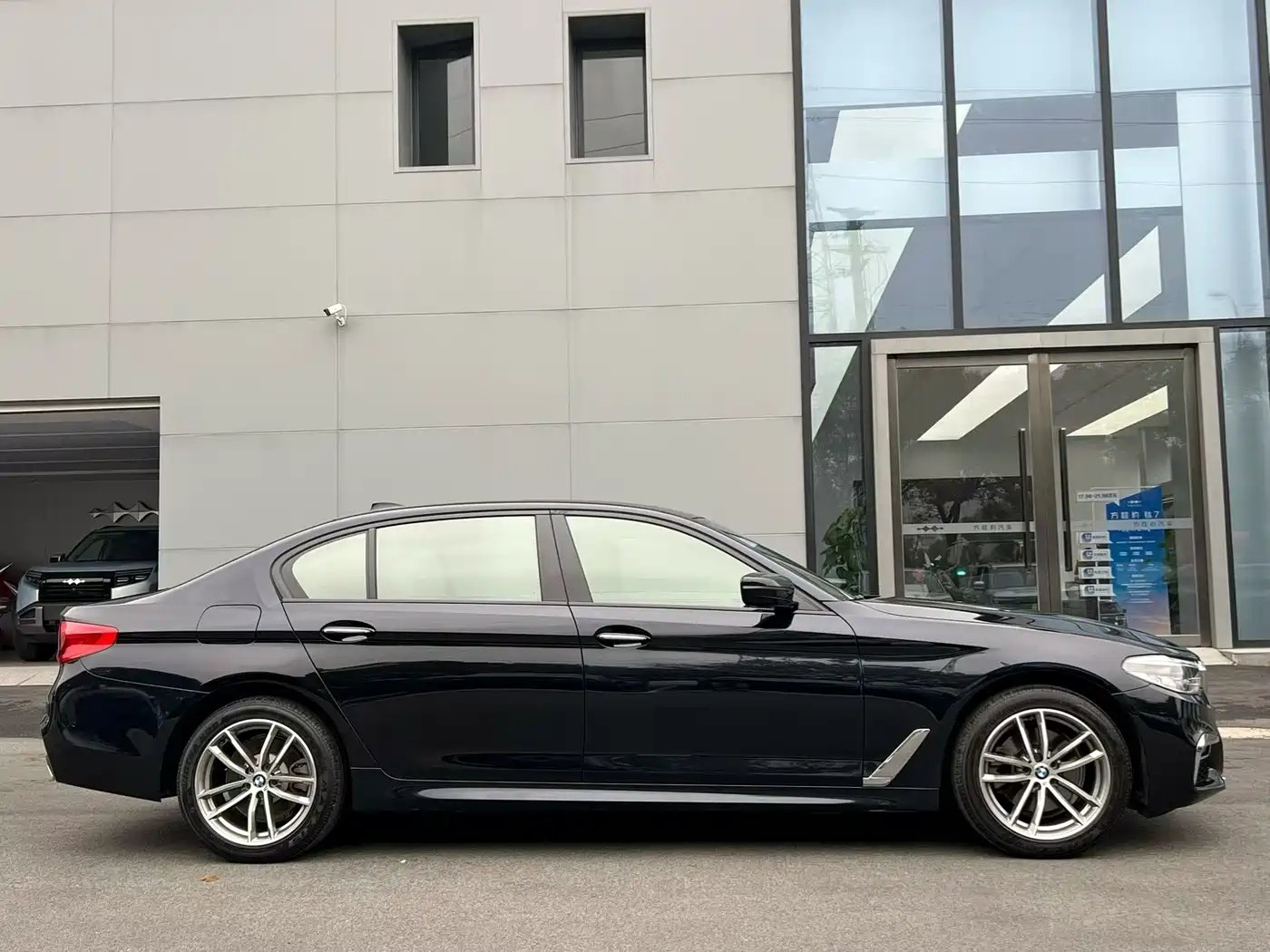 BMW 5 Series 2018 525Li M Sport Package фото 4
