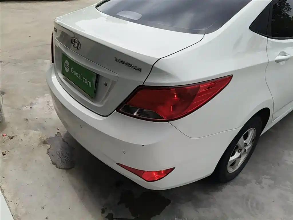 Hyundai Verna 2014 1.4L Automatic Smart GLS фото 8