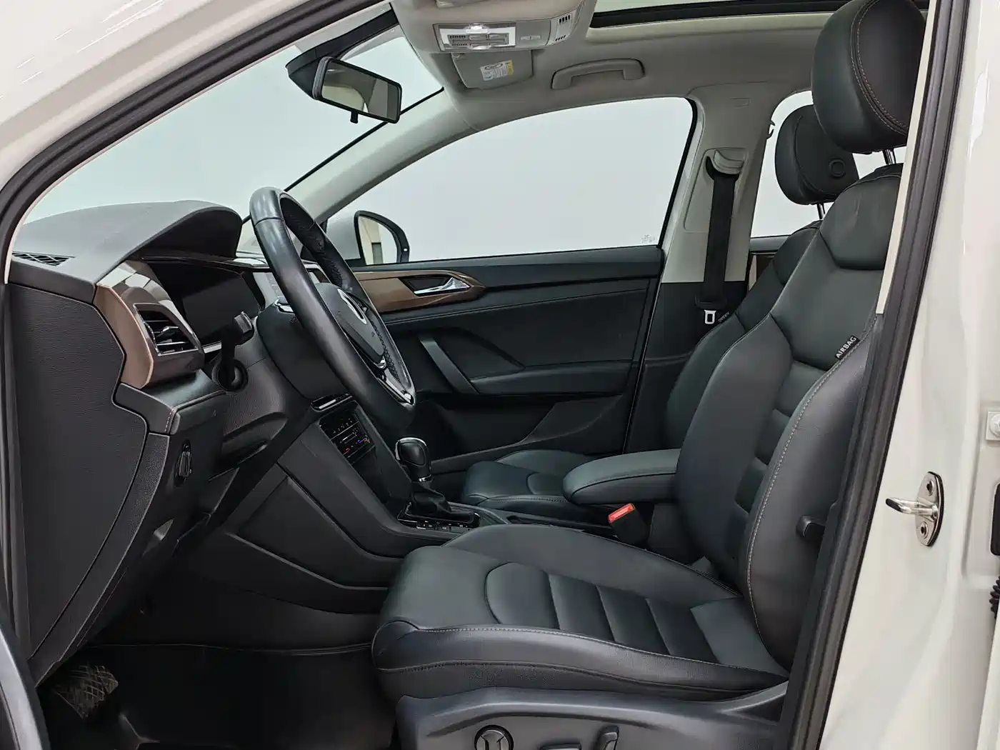 Volkswagen Tharu 2022 280TSI 2WD Comfort фото 7