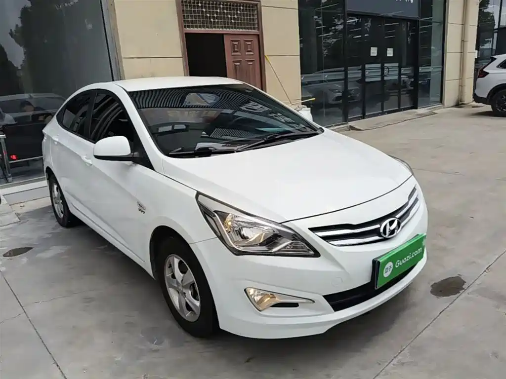 Hyundai Verna 2014 1.4L Automatic Smart GLS фото 4
