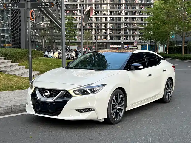  Nissan Cima 2016 2.5L XL Luxury