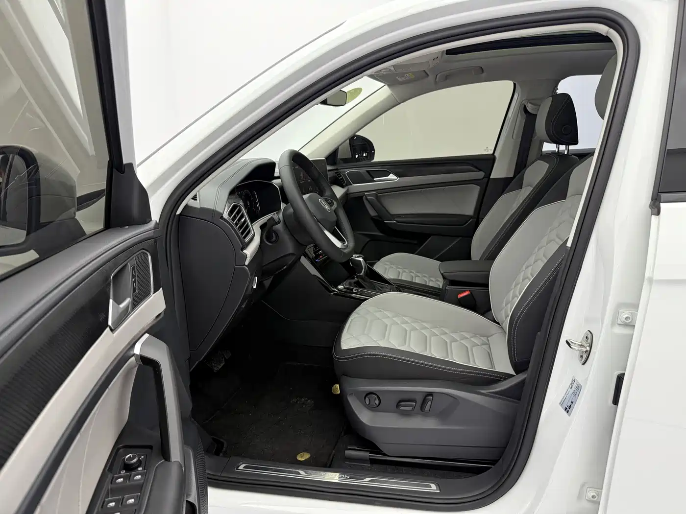 Volkswagen Tayron 2023 280TSI 2WD Luxury Plus Advanced Edition фото 16