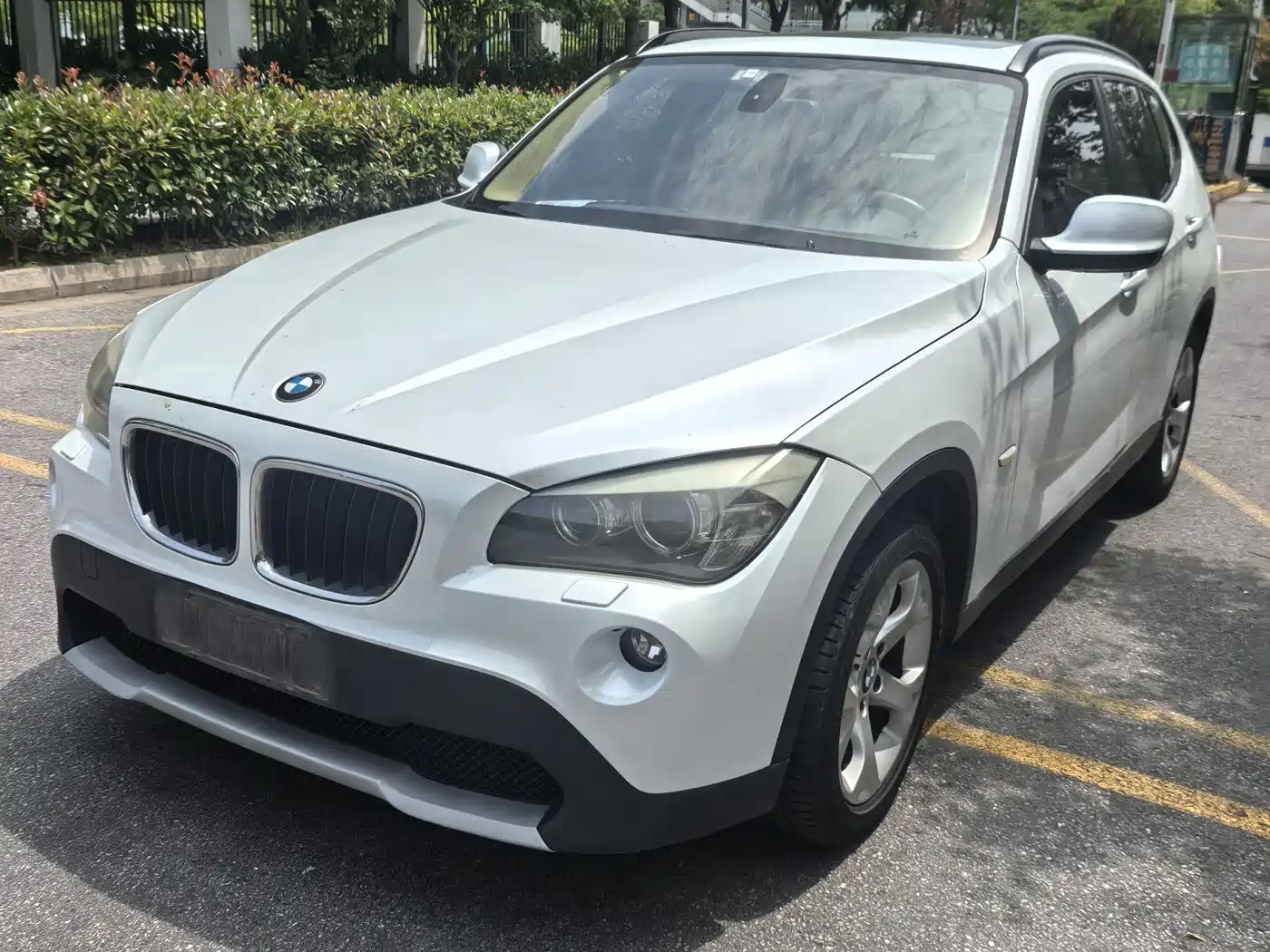 BMW X1 2012 sDrive18i Luxury Model фото 3
