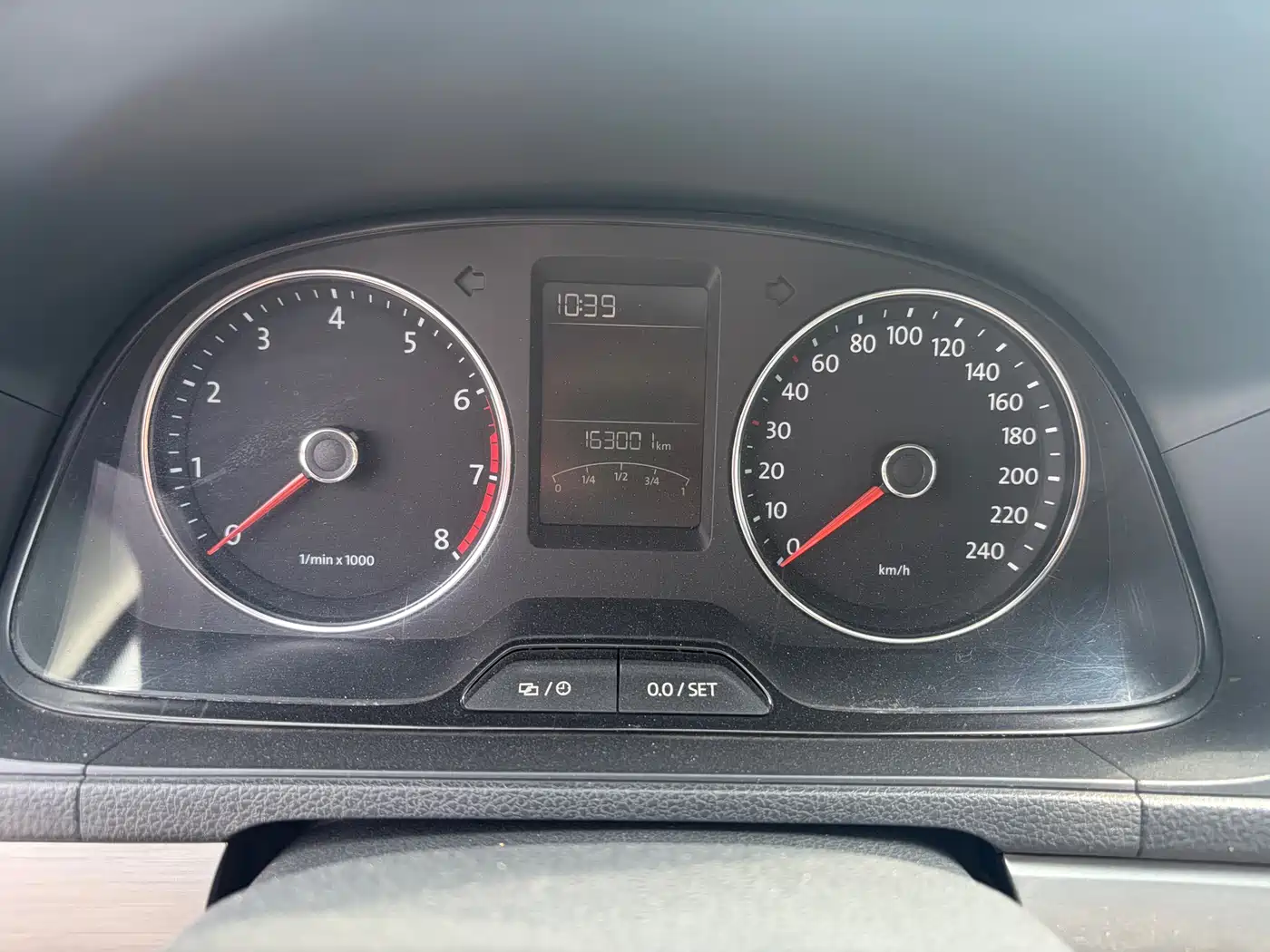 Volkswagen Lavida 2013 1.6L Automatic Comfort Edition фото 10