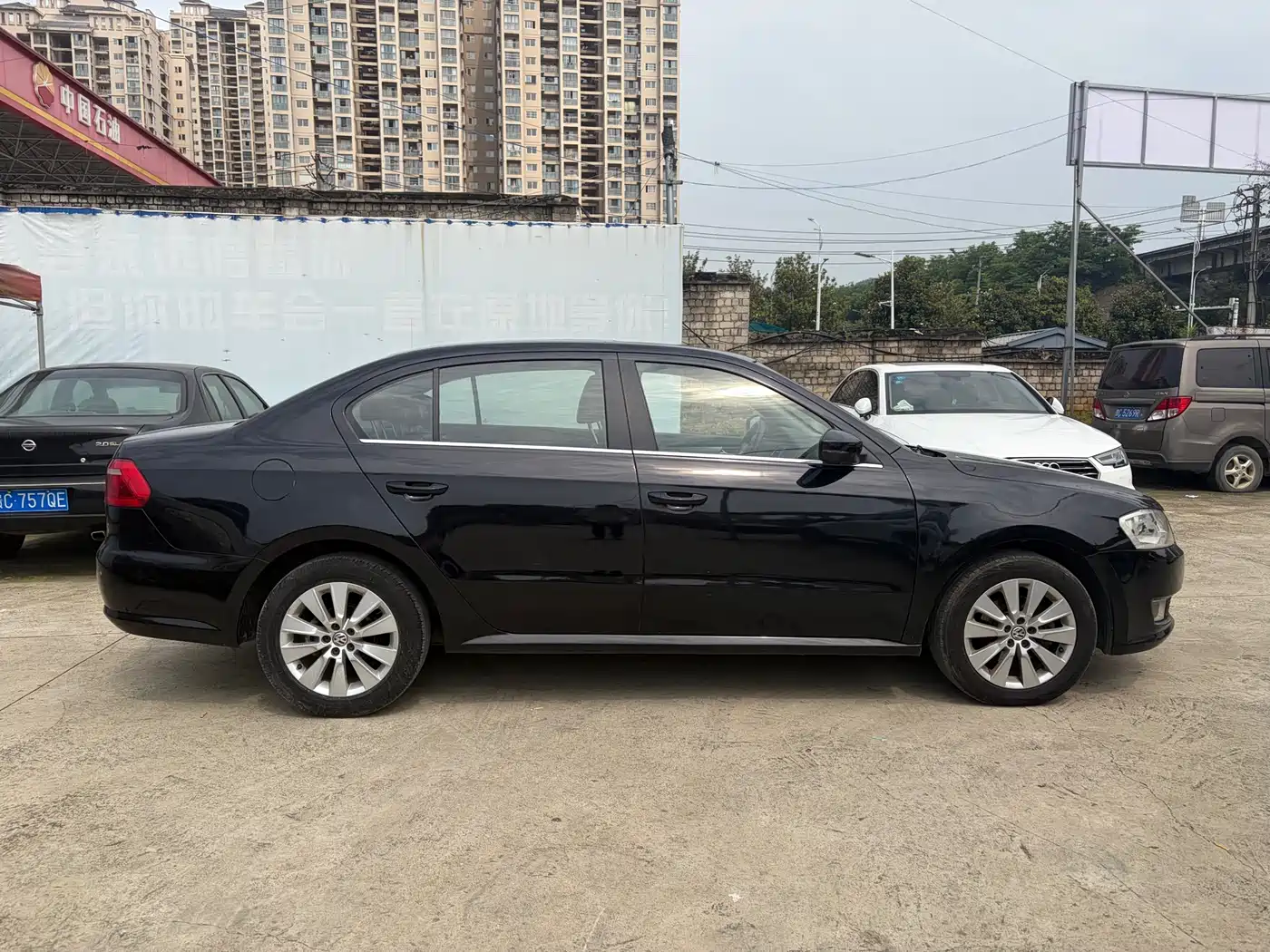 Volkswagen Lavida 2013 1.6L Automatic Comfort Edition фото 4