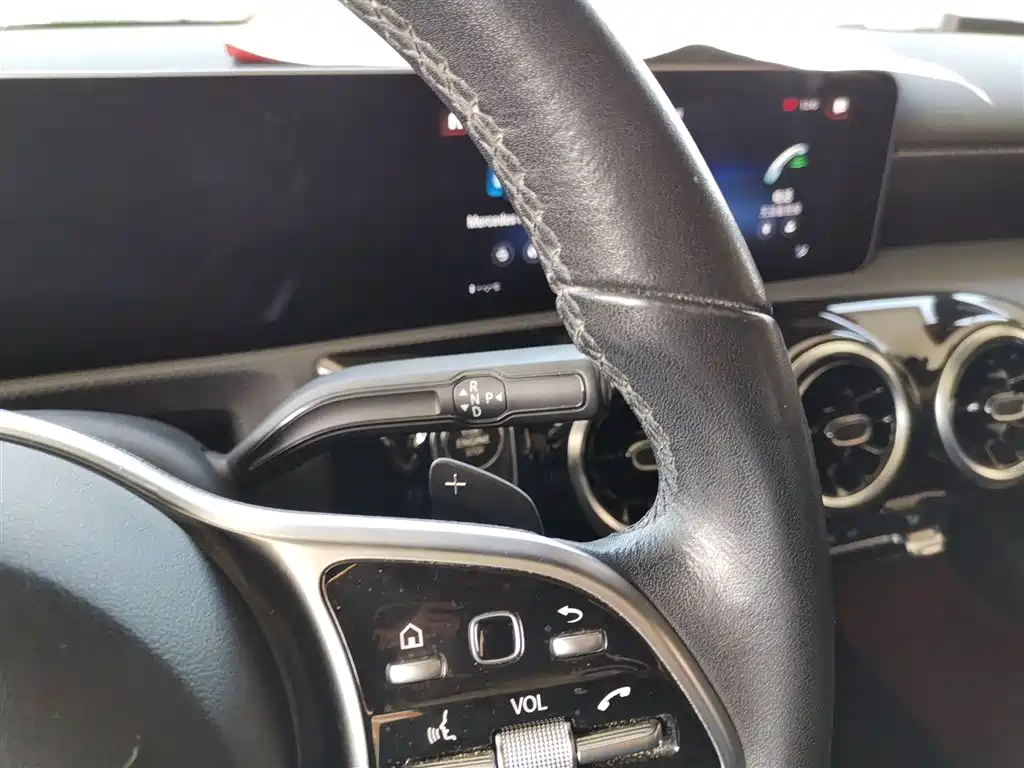 Mercedes-Benz A-Class (Import) 2019 A 200 Dynamic Version фото 6