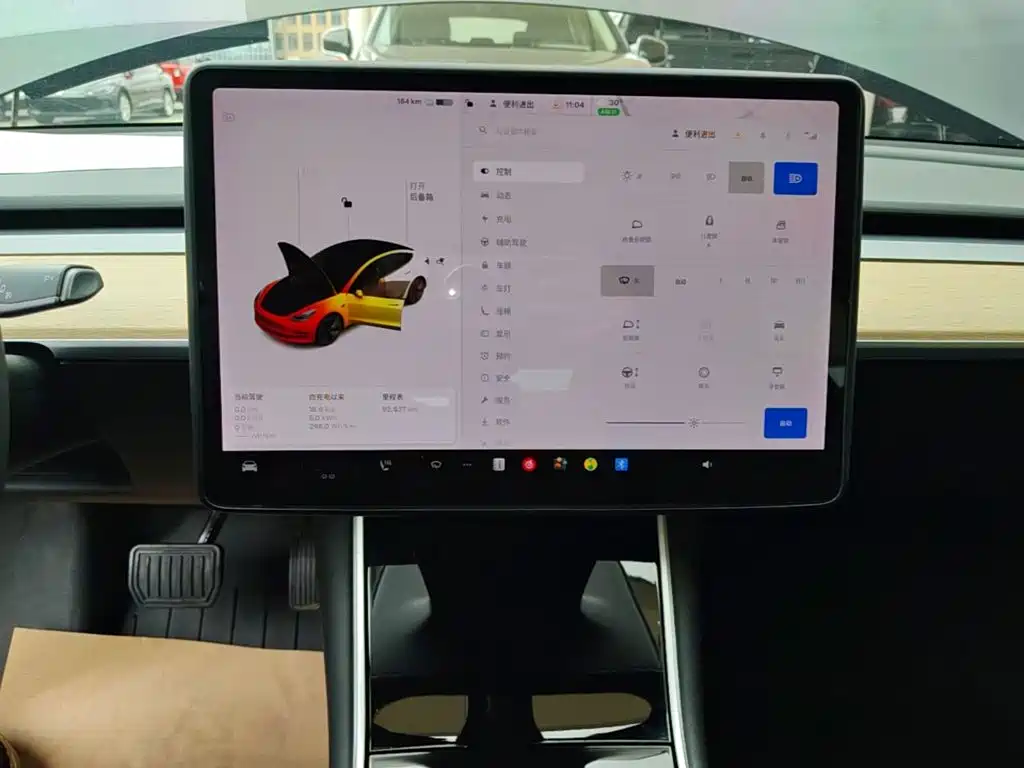 Фото 13 - Tesla Model 3