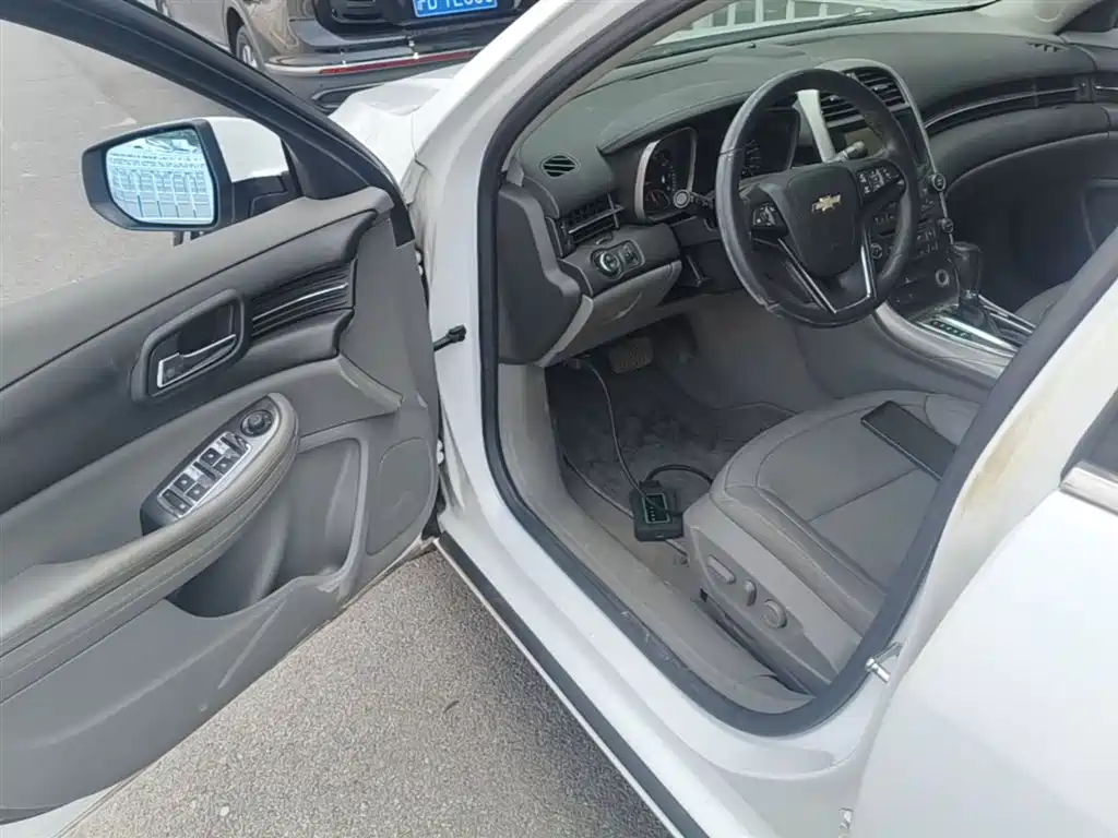 Chevrolet Malibu 2014 2.0L Automatic Luxury фото 16