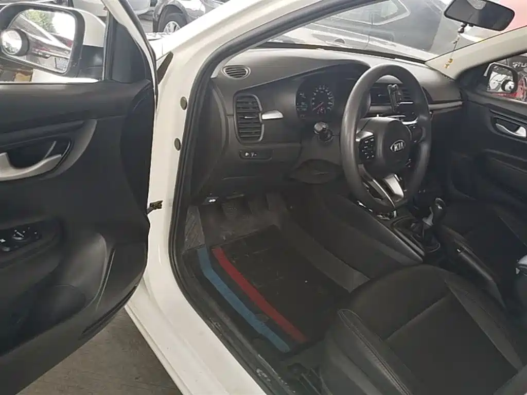 KIA K2
