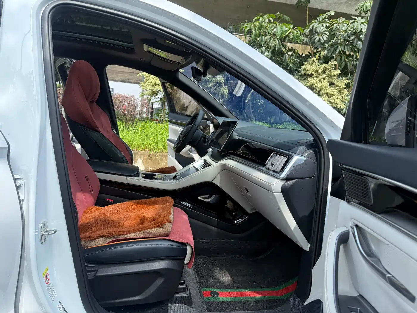 BYD Song PLUS PHEV 2024 Glory Edition DM-i 110km Flagship фото 9