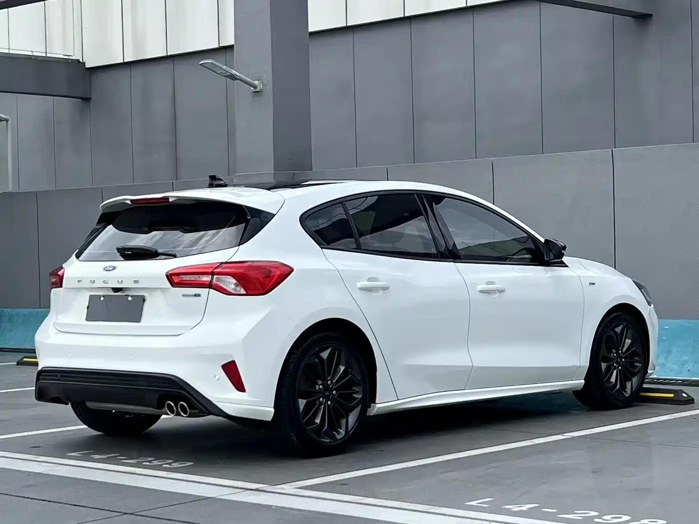 FORD FOX