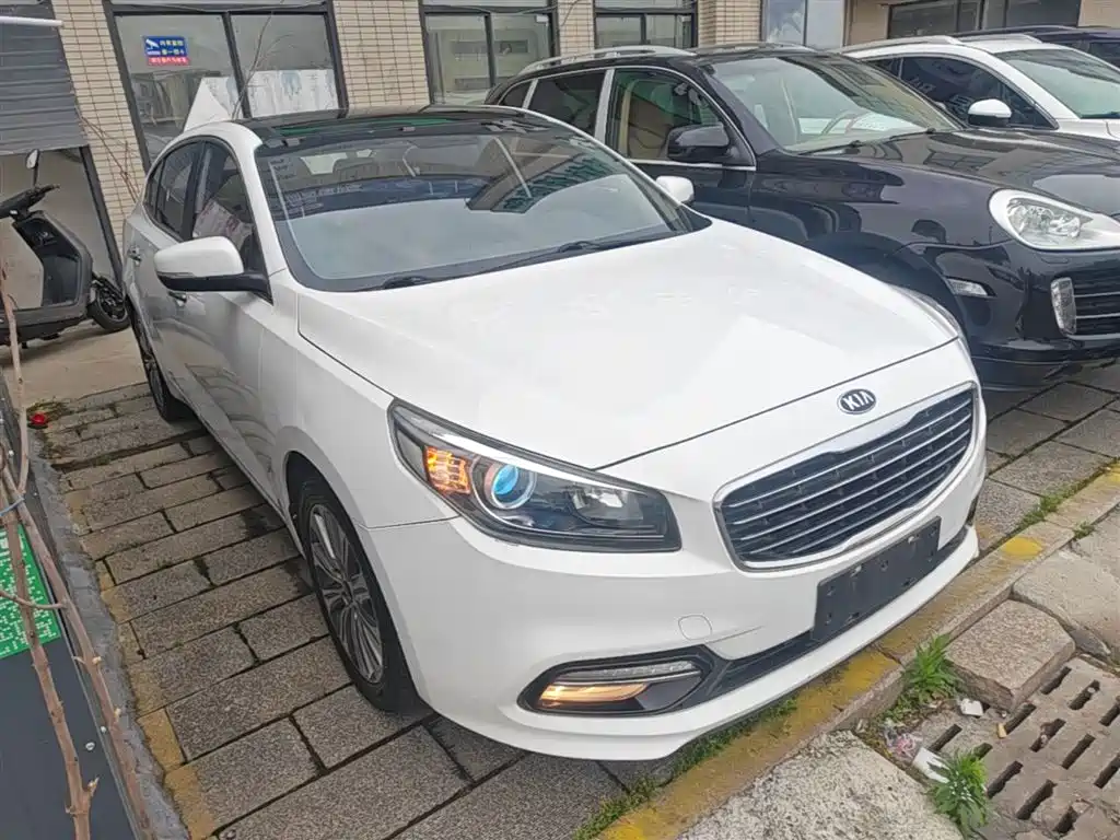 Kia K4 2014 1.8L Automatic DLX фото 4