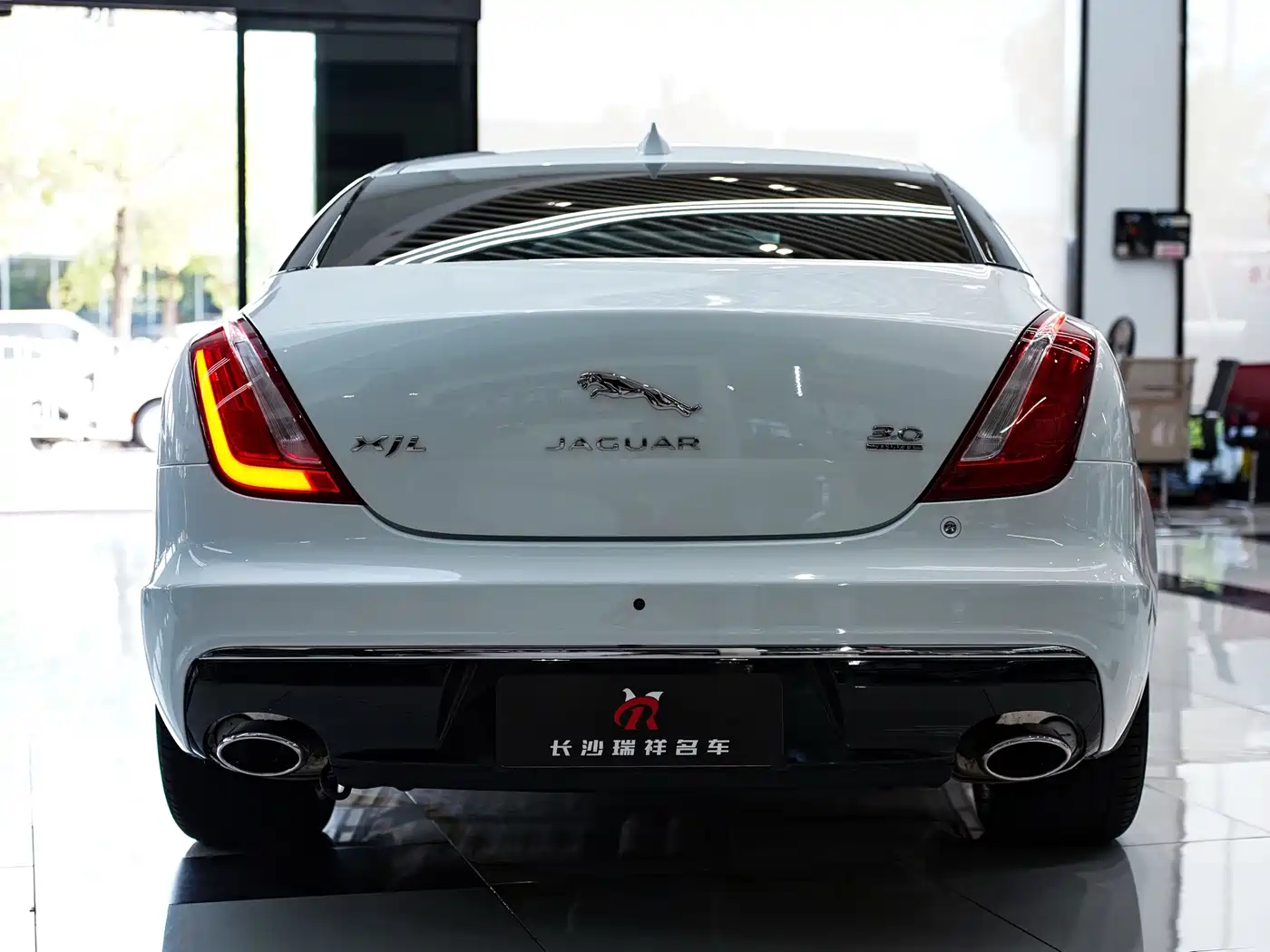 Jaguar XJ 2017 2016 XJL 3.0 SC 4WD Panorama Business Edition