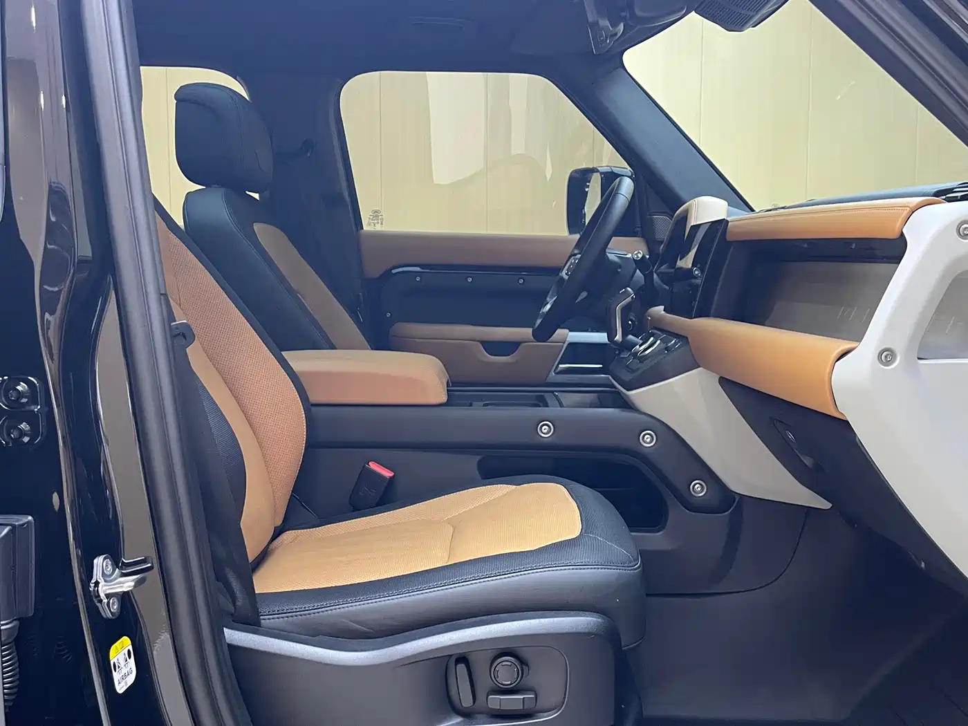 Land Rover Defender 2024 110 3.0T P400 X-DYNAMIC HSE фото 6