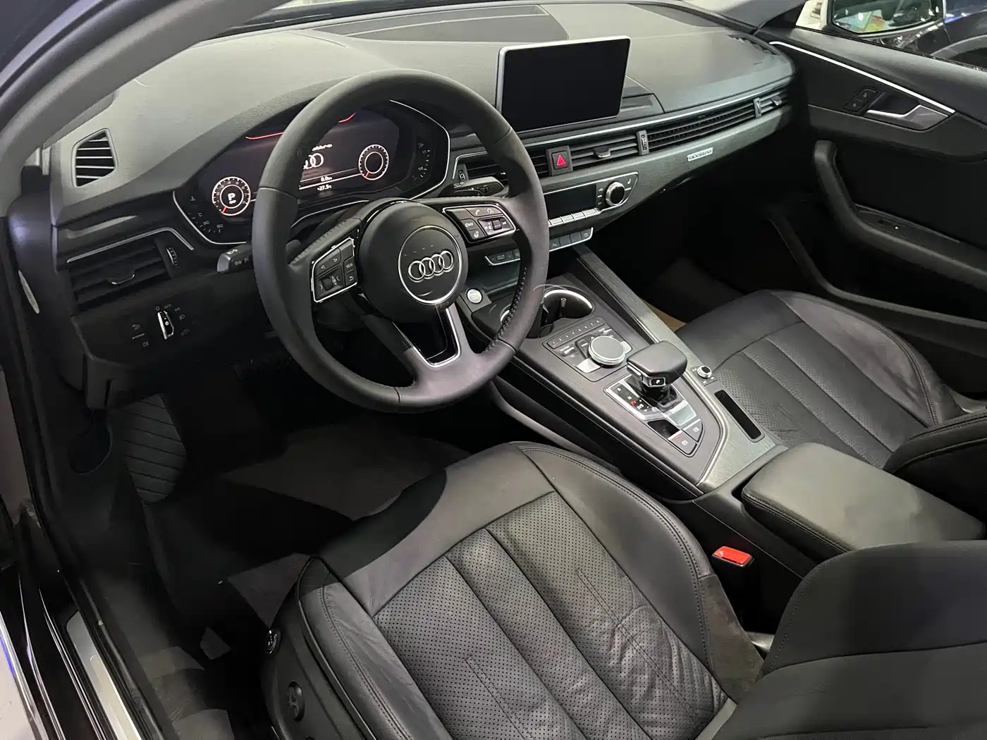 Audi A4L 2017 45 TFSI quattro Style Edition фото 13