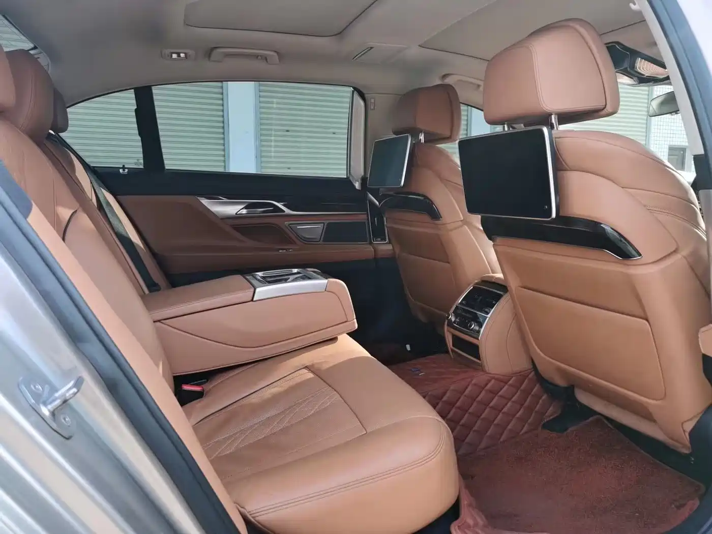 BMW 7 Series 2016 740Li Leading Edition фото 5