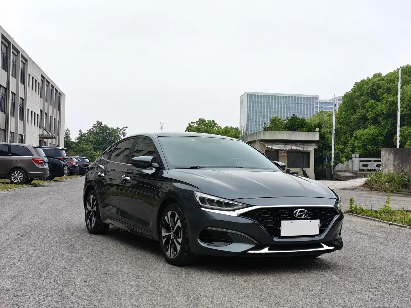 Hyundai Fista 2021 280TGDi DLX Luxury Edition фото 3