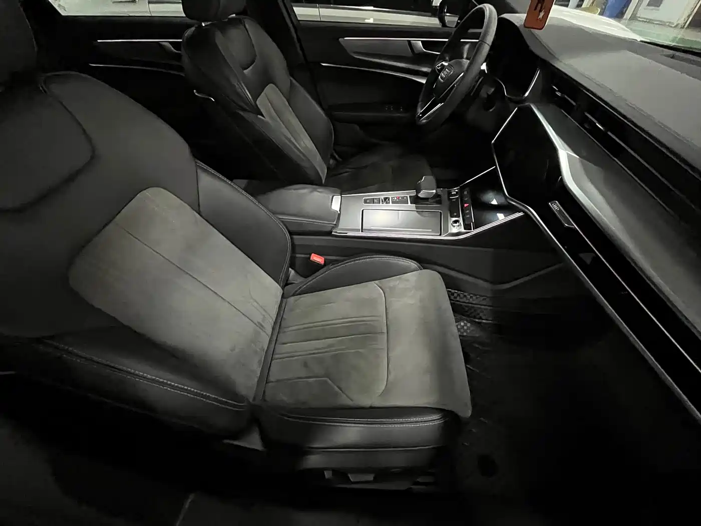 Audi A6L 2021 40 TFSI Luxury Sport фото 12