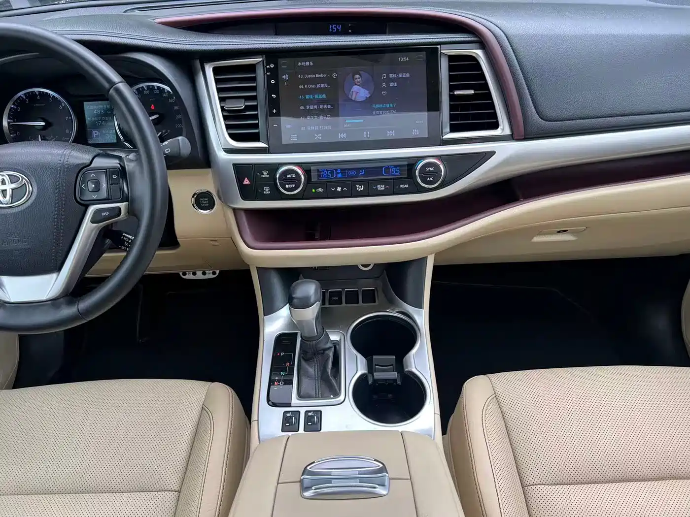 Toyota Highlander 2015 2.0T FWD Luxury Edition 7-seater фото 8