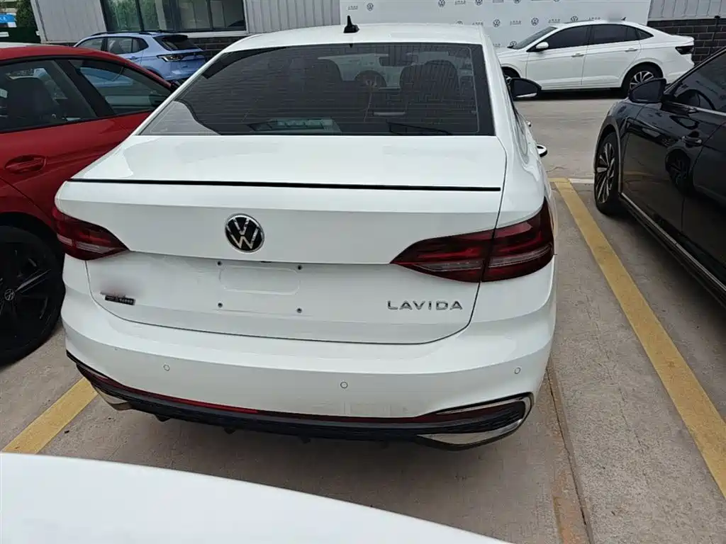 Volkswagen Lavida 2024 Model 300TSI DSG Starlight Leading Edition фото 6