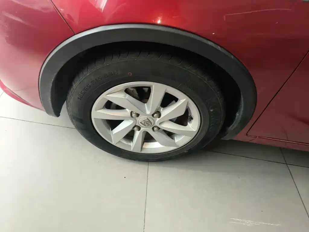 Baojun 310W 2018 2017 1.5L Manual Fashion Edition (China V)