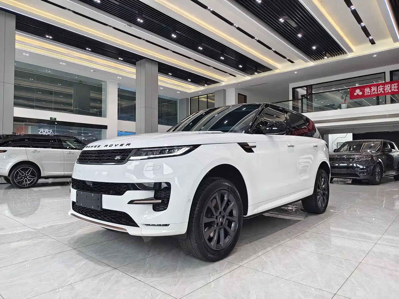 Land Rover Range Rover Sport 2024 400PS Dynamic SE