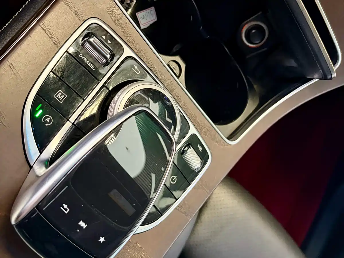 Mercedes-Benz GLC 2017 GLC 300 4MATIC Dynamic фото 4