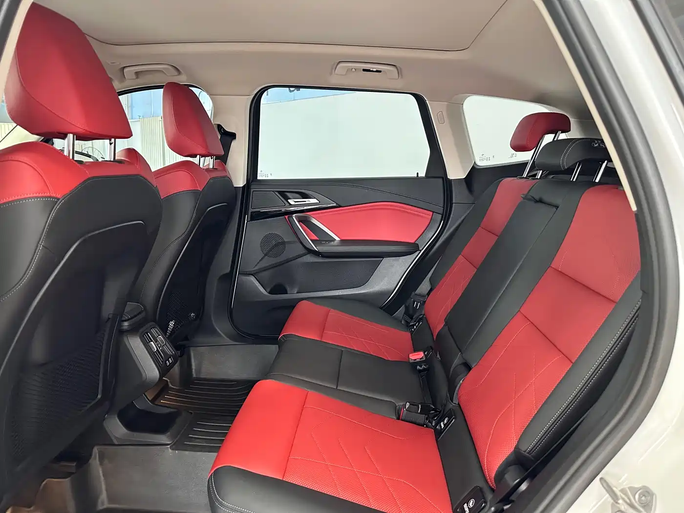 BMW X1 2023 sDrive20Li X Design Package фото 13
