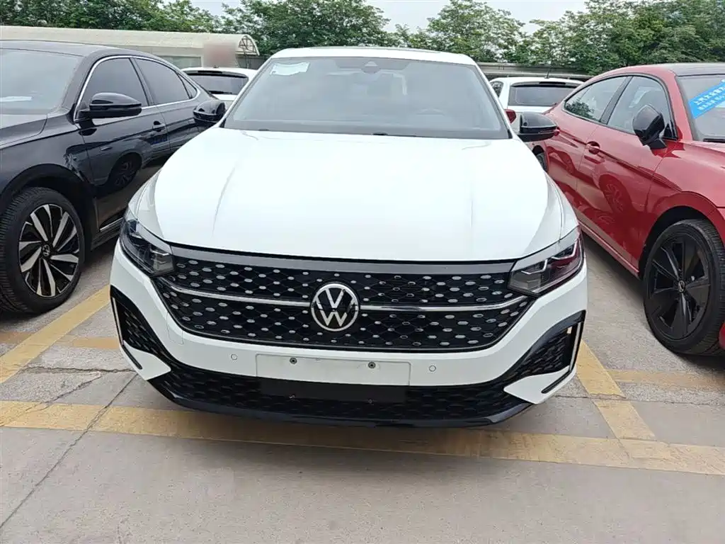 Volkswagen Lavida 2024 Model 300TSI DSG Starlight Leading Edition фото 3
