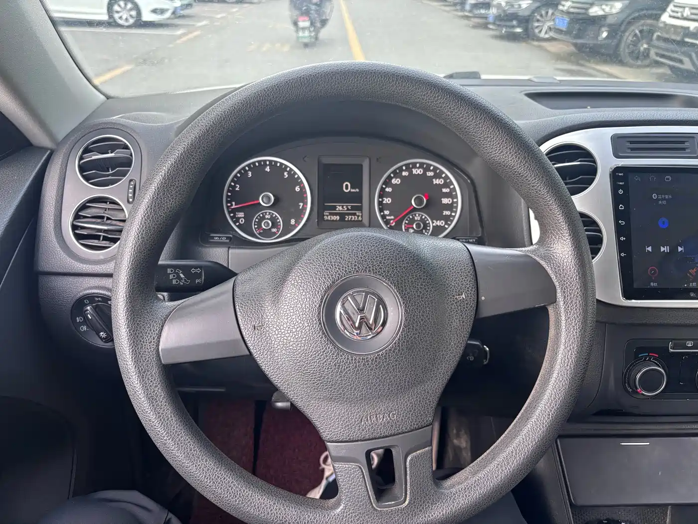 Volkswagen Tiguan 2015 1.8TSI Automatic 2WD Trendline фото 8