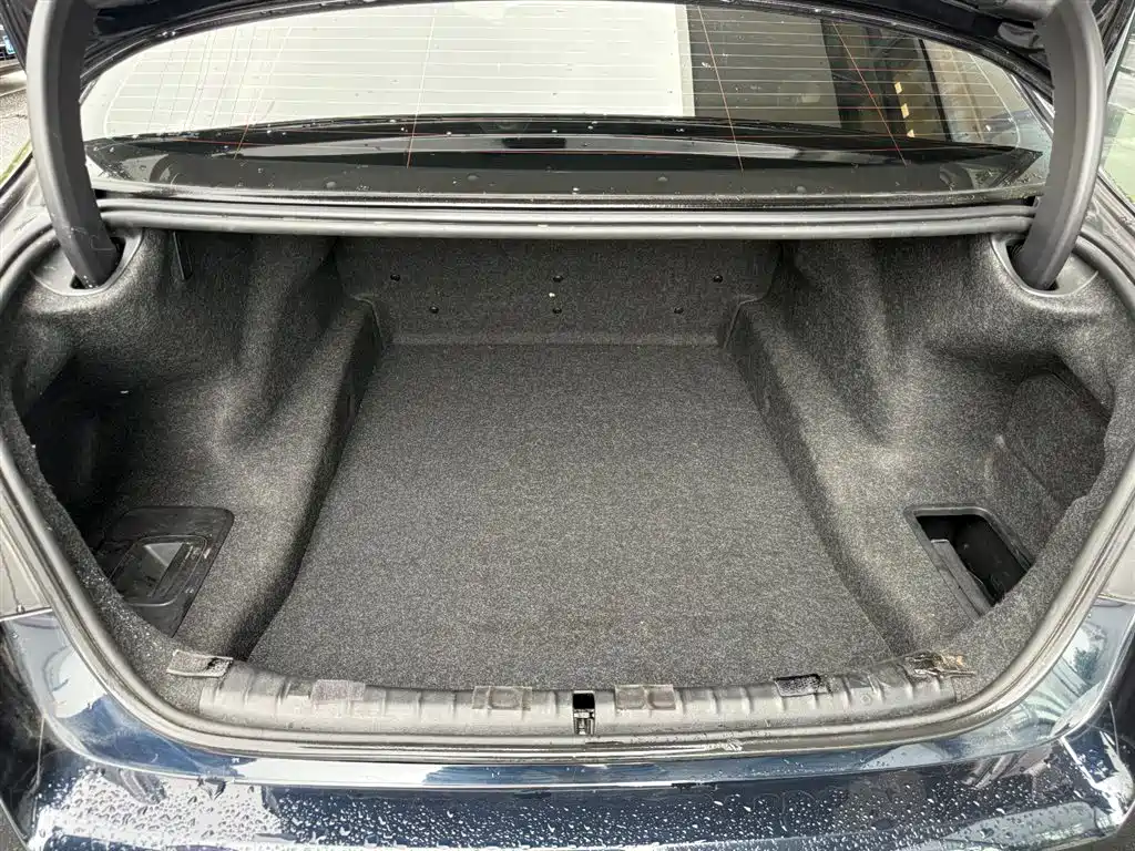 BMW 5 Series 2022 Facelift 530Li Leading M Sport Package фото 12
