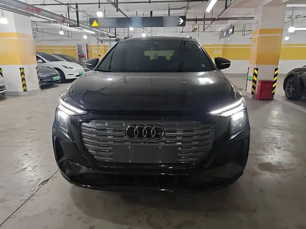 Audi Q5 e-tron 2023 40 e-tron Starlight Edition Brocade Package фото 3
